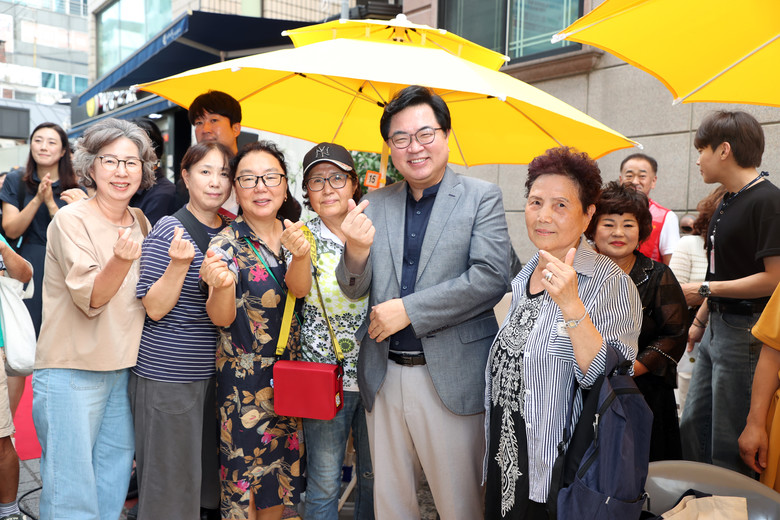 청춘이 모이는 시장으로…상도전통시장,...